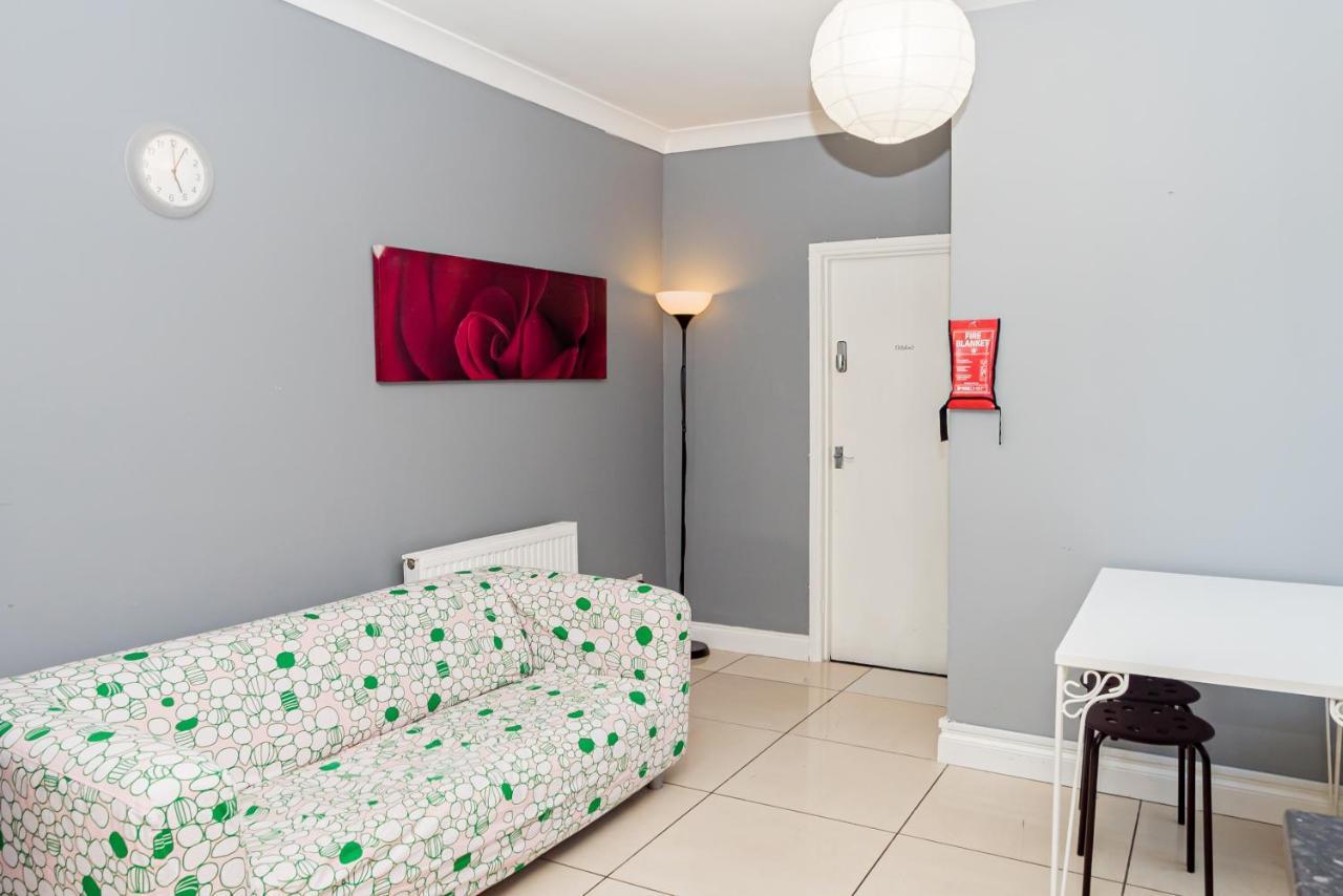 Shirley House 1, Guest House, Self Catering, Self Check In With Smart Locks, Use Of Fully Equipped Kitchen, Walking Distance To Southampton Central, Excellent Transport Links, Ideal For Longer Stays Exteriér fotografie