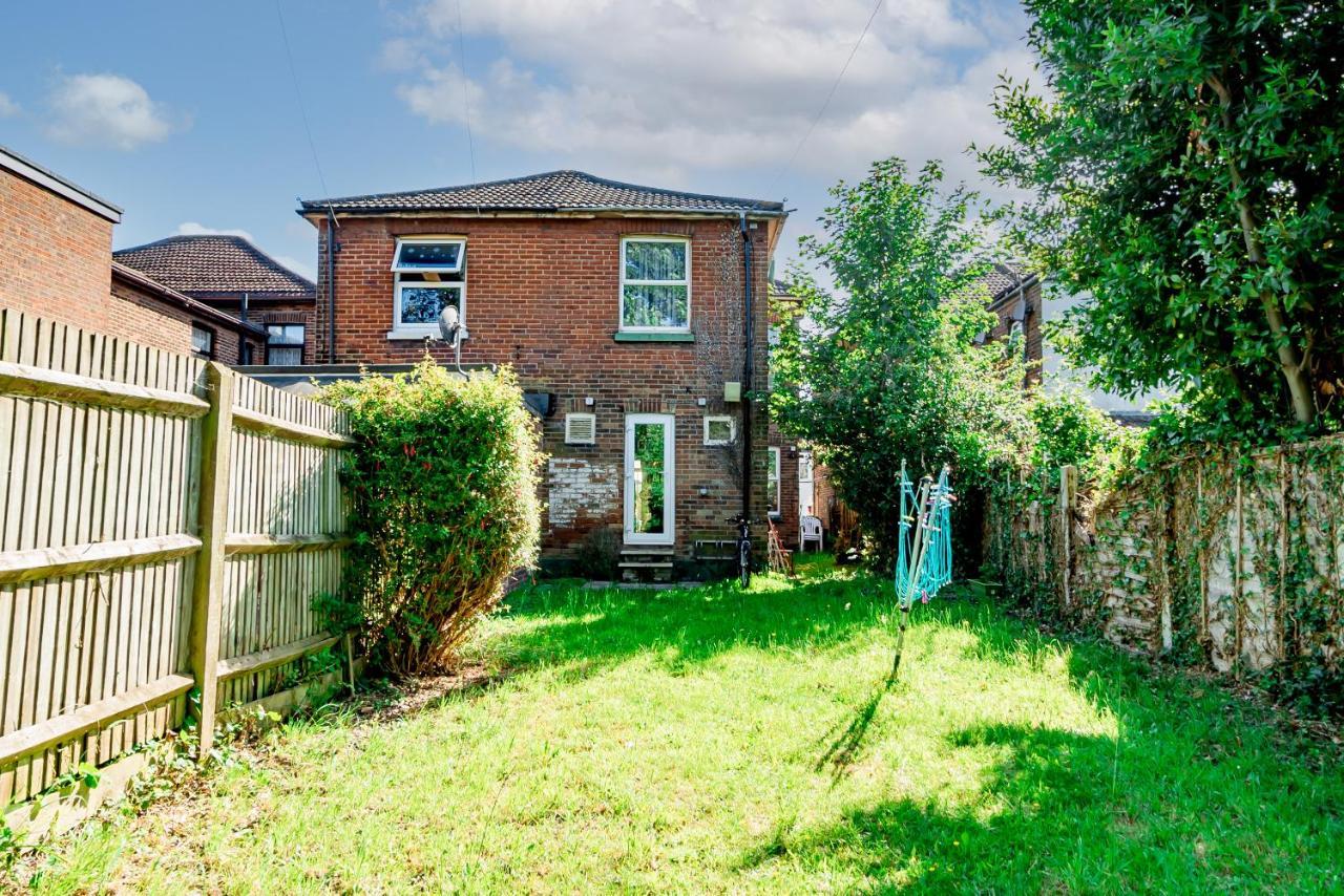 Shirley House 1, Guest House, Self Catering, Self Check In With Smart Locks, Use Of Fully Equipped Kitchen, Walking Distance To Southampton Central, Excellent Transport Links, Ideal For Longer Stays Exteriér fotografie